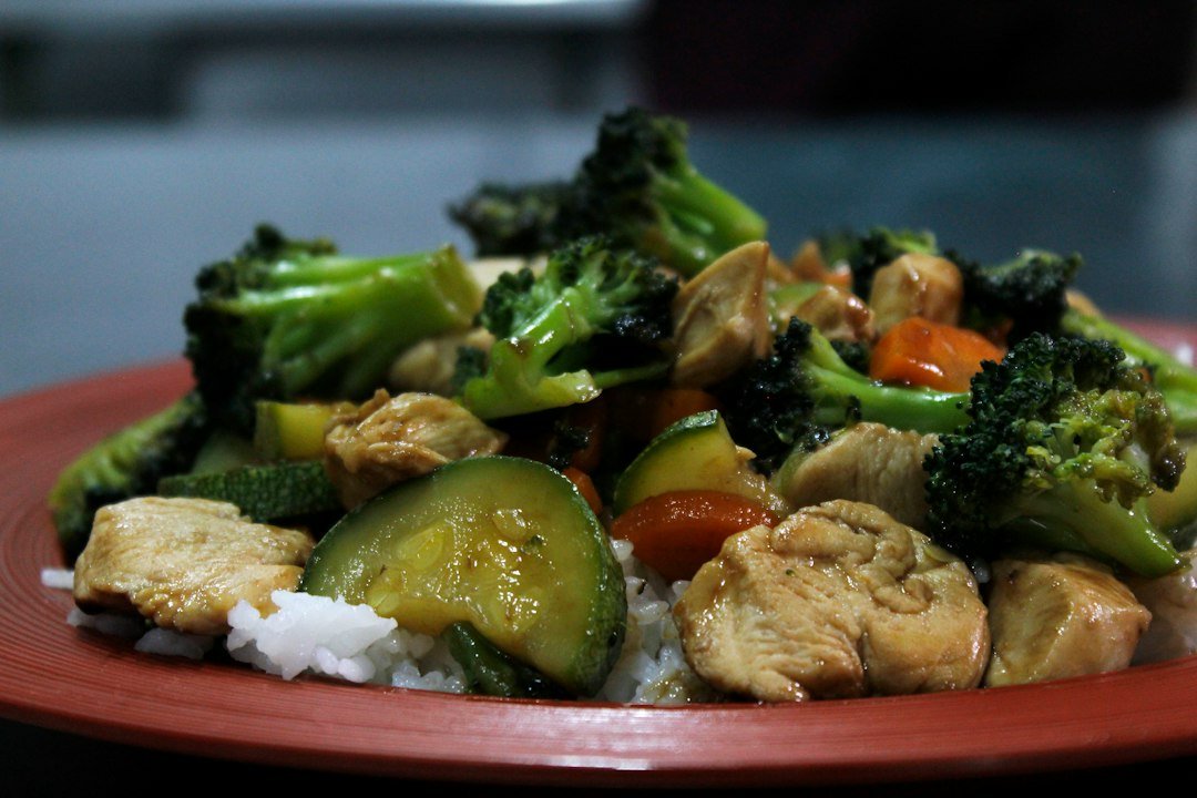 Plant-based protein and vegetable bowl illustrating stored cooked tempeh meals
